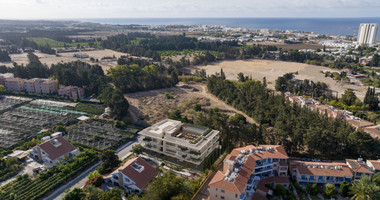 Long-Term Rental for a two bedrooms Apartment in Kato Paphos –  with & Rooftop Pool