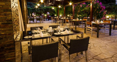 Commercial Building for Sale: 180-Seat Restaurant, three Bed Apartment & Boutique Hotel Potential