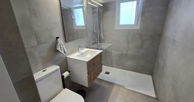 Apartment for Rent – Renovated 2-Bedroom in Neapoli