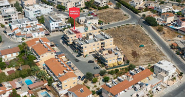 One Bedroom Apartment for Sale in Chloraka ,  Prime Location Near Beach & Amenities - with separate title deed