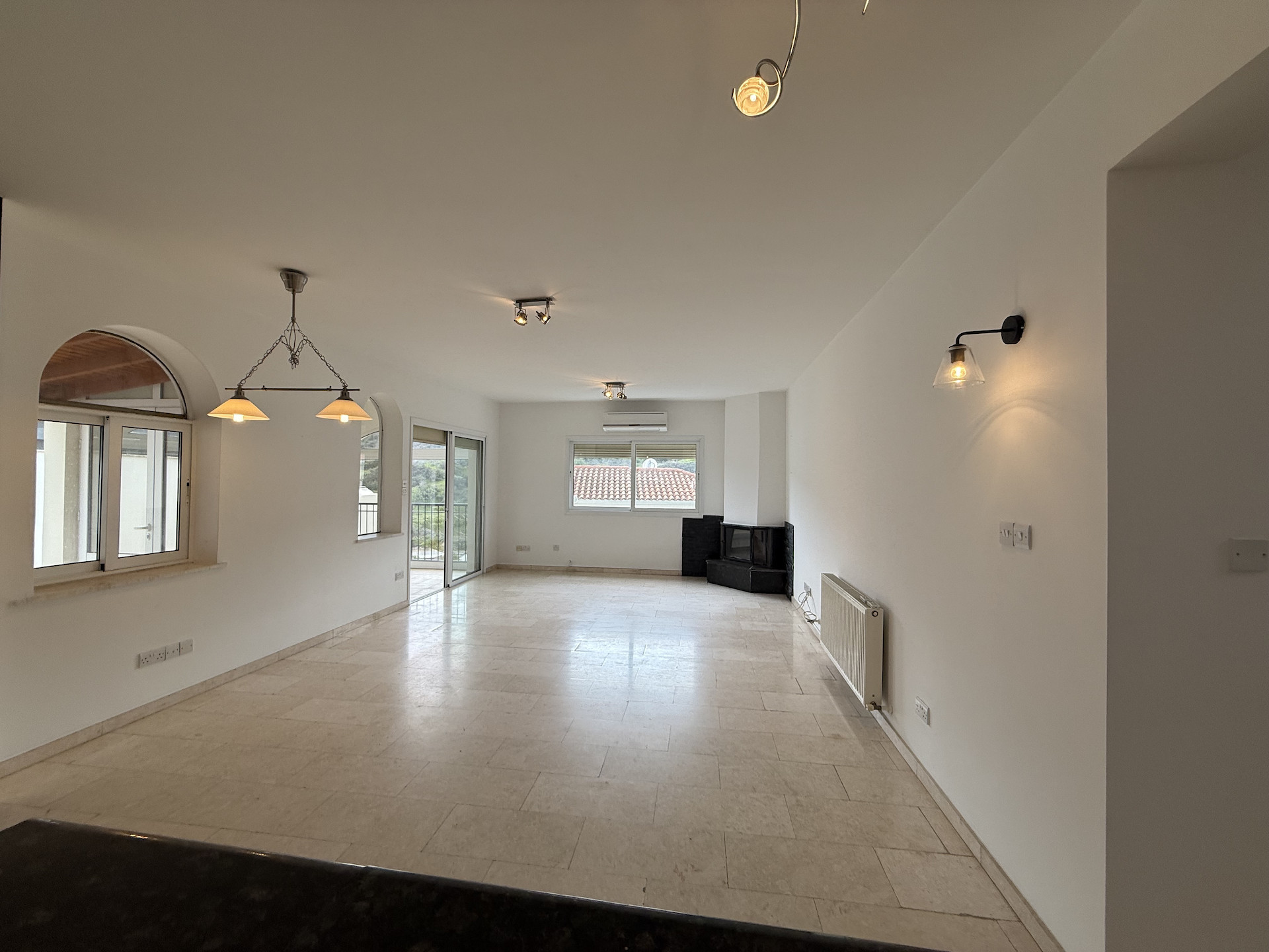 4 bedroom house 190 m² in Agios Tychonas, Cyprus