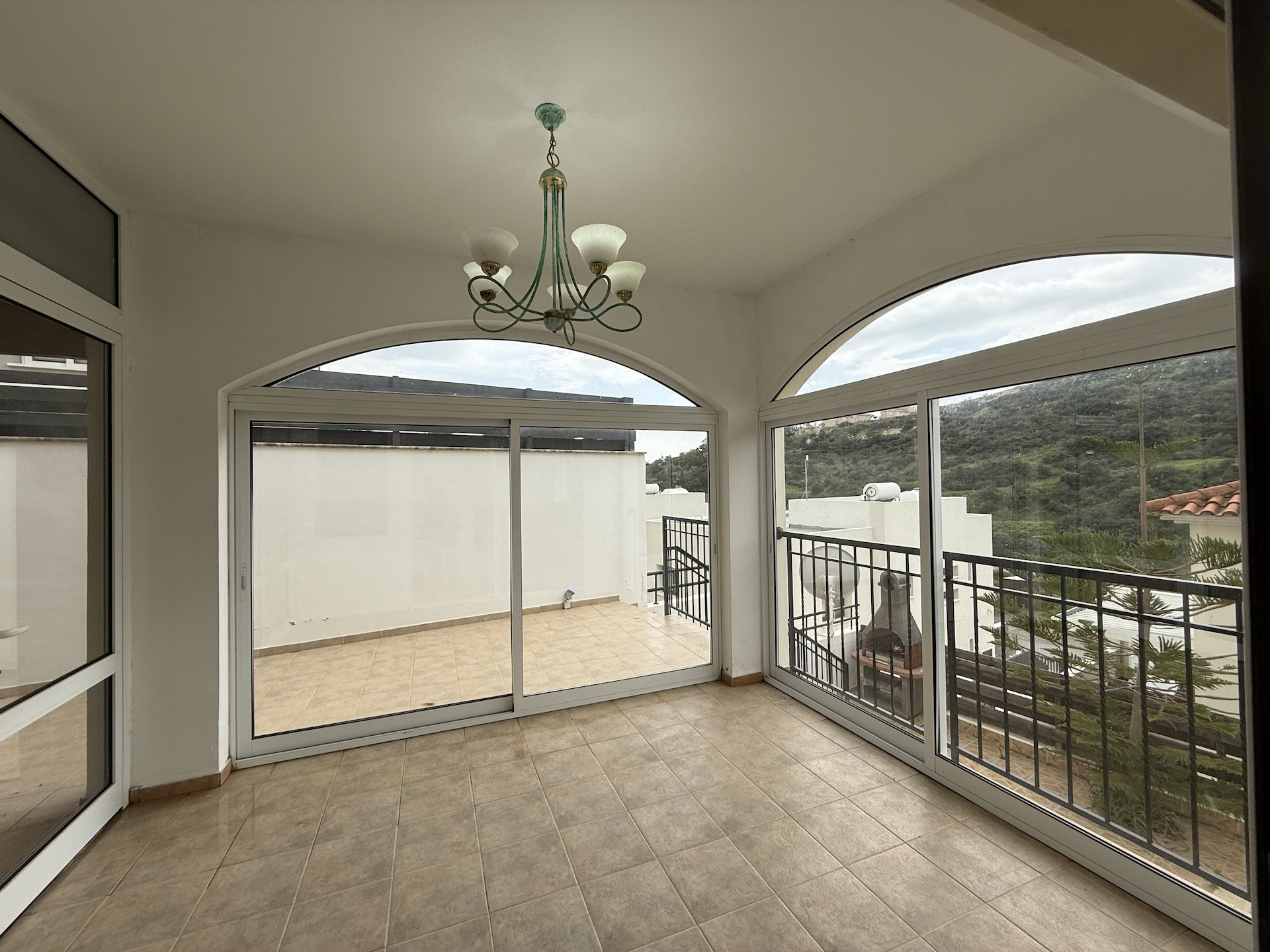 4 bedroom house 190 m² in Agios Tychonas, Cyprus