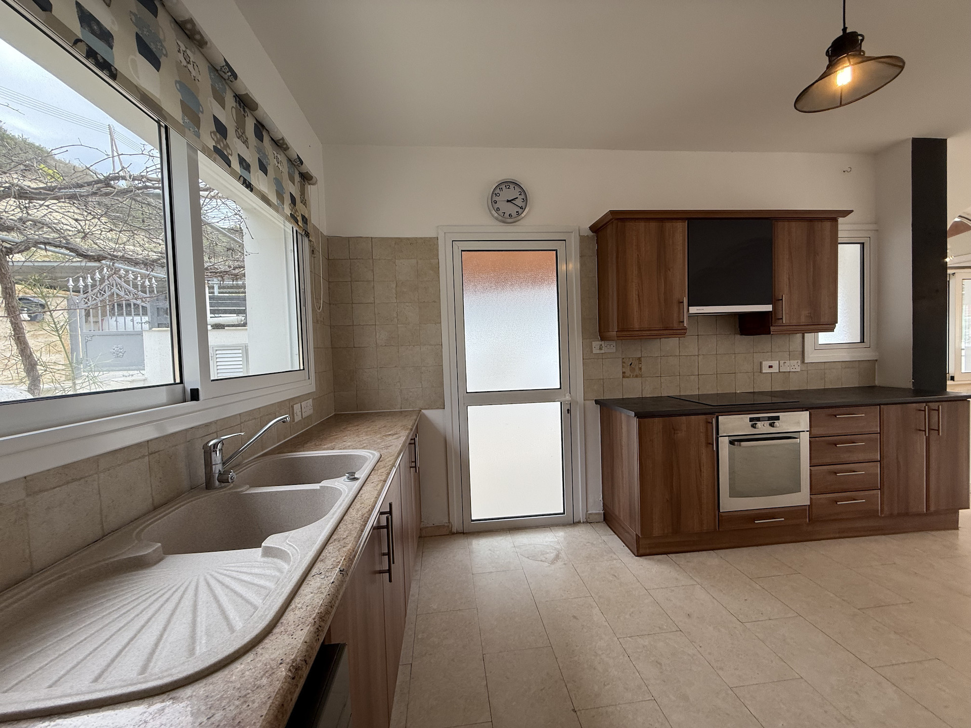 4 bedroom house 190 m² in Agios Tychonas, Cyprus