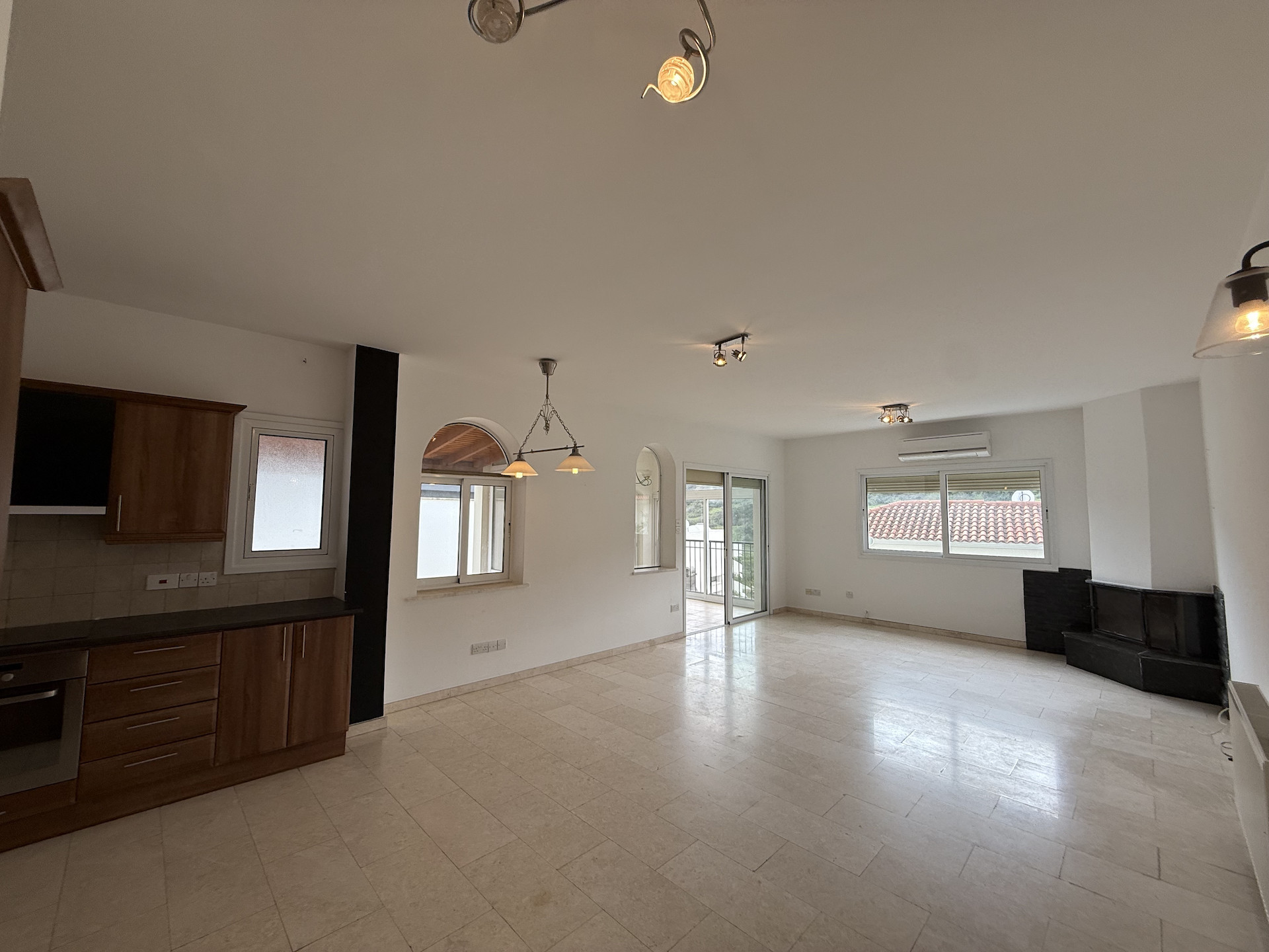 4 bedroom house 190 m² in Agios Tychonas, Cyprus