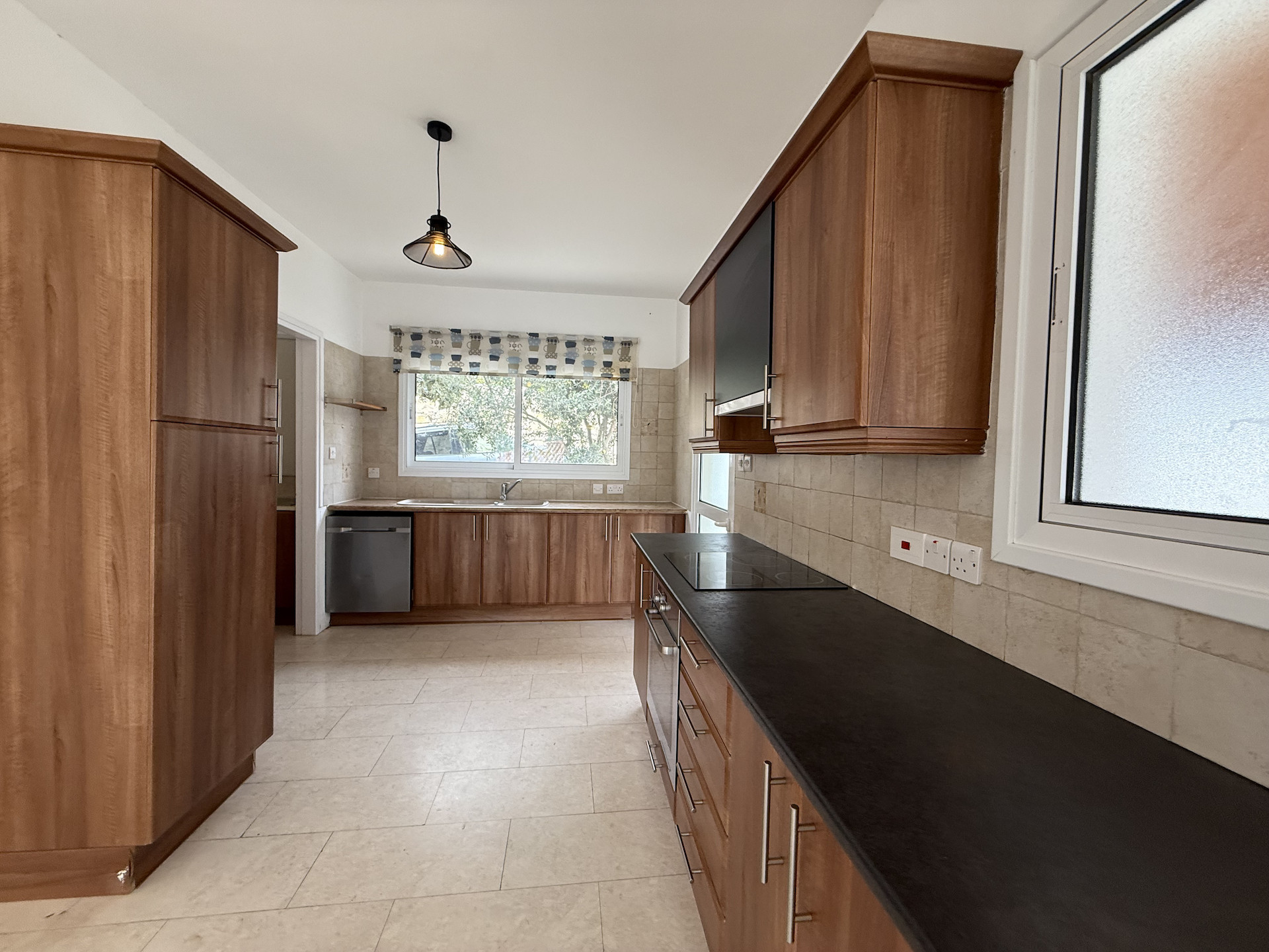 4 bedroom house 190 m² in Agios Tychonas, Cyprus