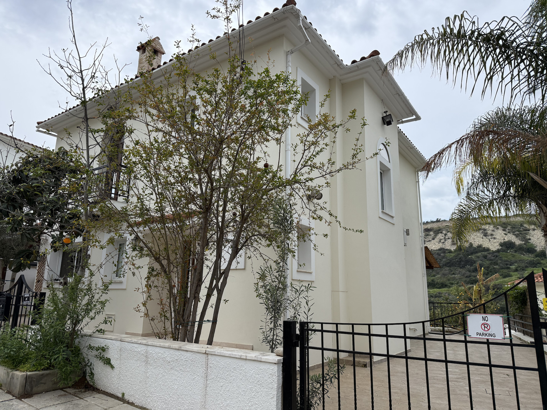 4 bedroom house 190 m² in Agios Tychonas, Cyprus