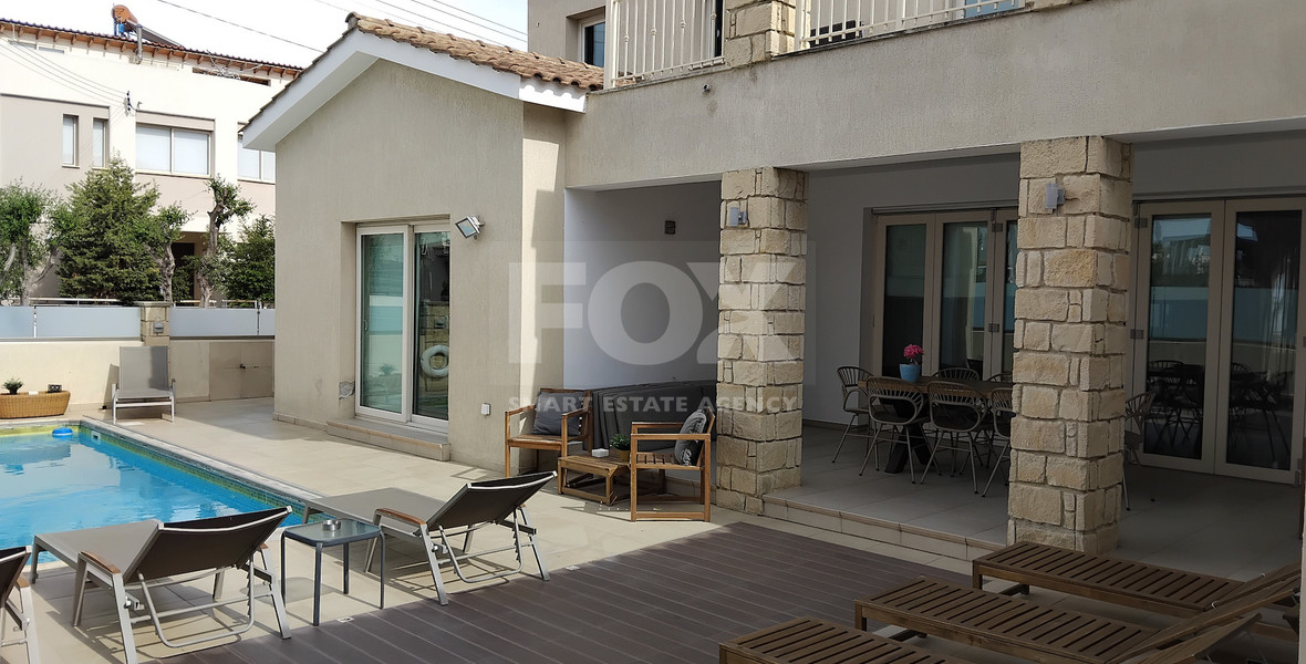 Spacious Six Bedroom House with Pool in Universal Paphos, for rent