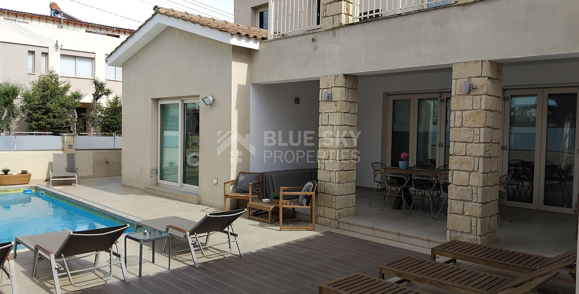 Spacious Six Bedroom House with Pool in Universal Paphos, for rent