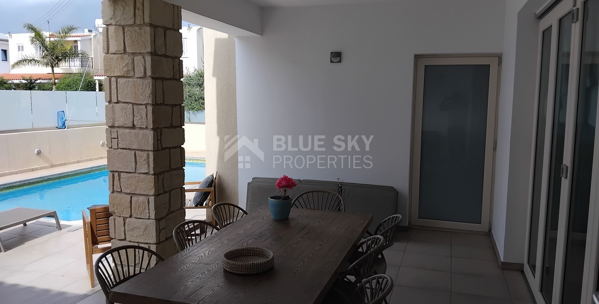 Spacious Six Bedroom House with Pool in Universal Paphos, for rent