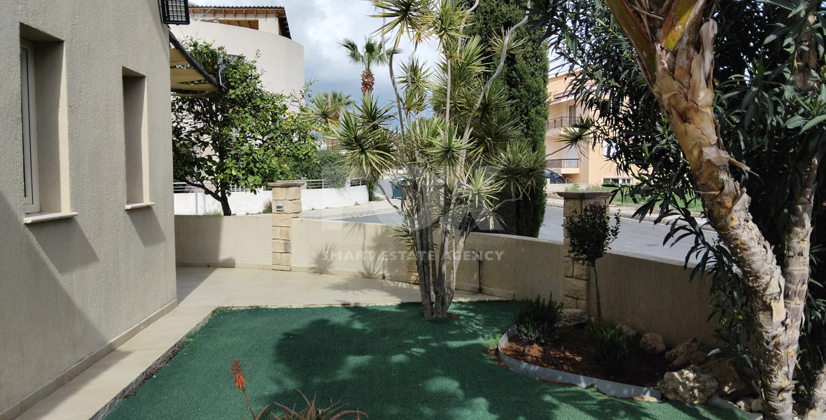 Spacious Six Bedroom House with Pool in Universal Paphos, for rent