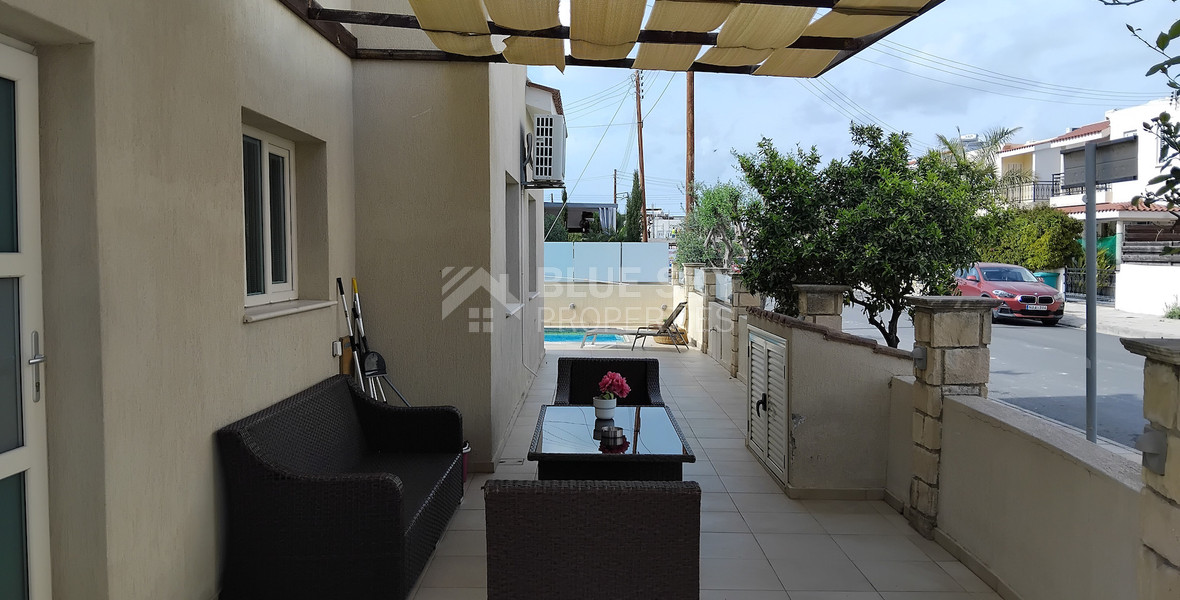 Spacious Six Bedroom House with Pool in Universal Paphos, for rent