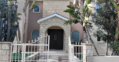 Spacious Six Bedroom House with Pool in Universal Paphos, for rent