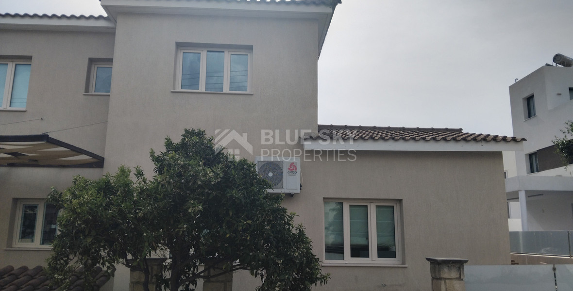 Spacious Six Bedroom House with Pool in Universal Paphos, for rent