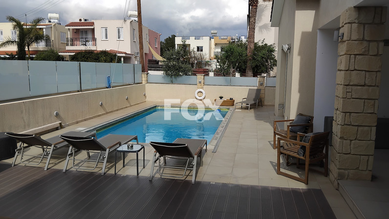 Commercial properties 380 m² for rent in Universal, Paphos, Cyprus