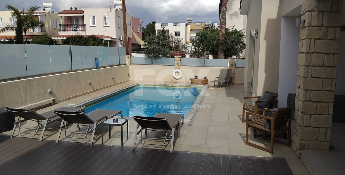 Spacious Six Bedroom House with Pool in Universal Paphos, for rent