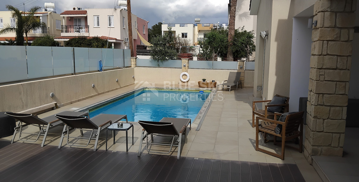 Spacious Six Bedroom House with Pool in Universal Paphos, for rent