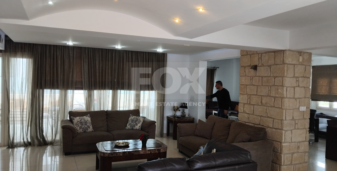 Spacious Six Bedroom House with Pool in Universal Paphos, for rent