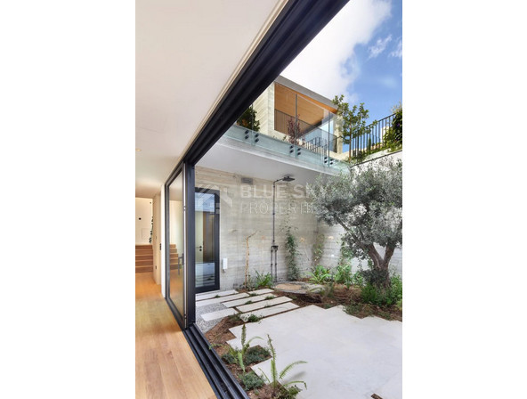 For sale, Luxury Modern three bedroom Villa for Sale in Tsada, Paphos with Panoramic Sea & Mountain Views