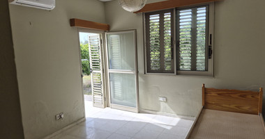 Three Bedroom House with Expansive Garden & Peaceful Surroundings For Rent