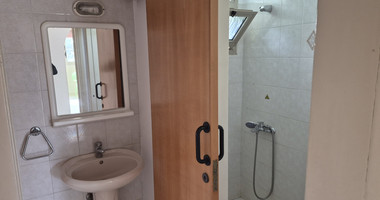 Three Bedroom House with Expansive Garden & Peaceful Surroundings For Rent