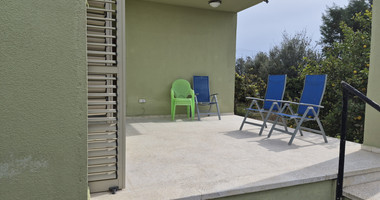 Three Bedroom House with Expansive Garden & Peaceful Surroundings For Rent