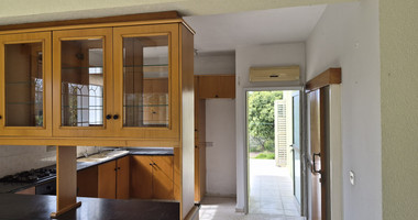 Three Bedroom House with Expansive Garden & Peaceful Surroundings For Rent