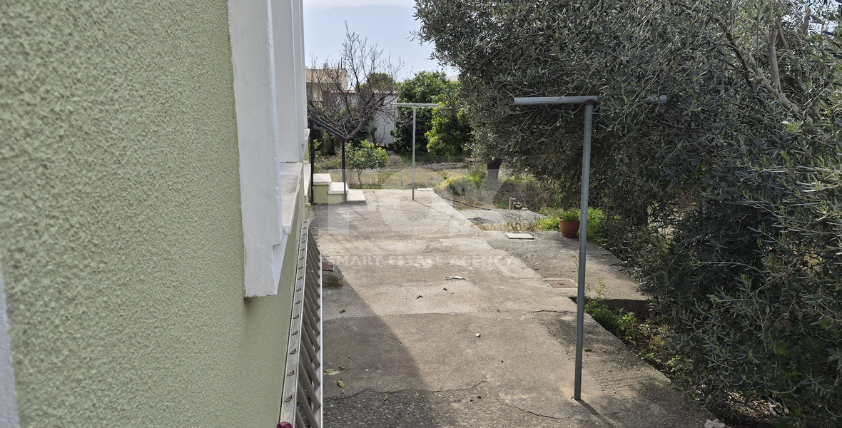 Three Bedroom House with Expansive Garden & Peaceful Surroundings For Rent