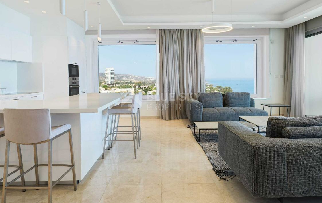 For rent Luxury Three-Bedroom Seafront Apartment | Panoramic Views & Premium Amenities