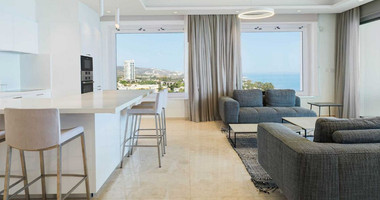 For rent Luxury Three-Bedroom Seafront Apartment | Panoramic Views & Premium Amenities