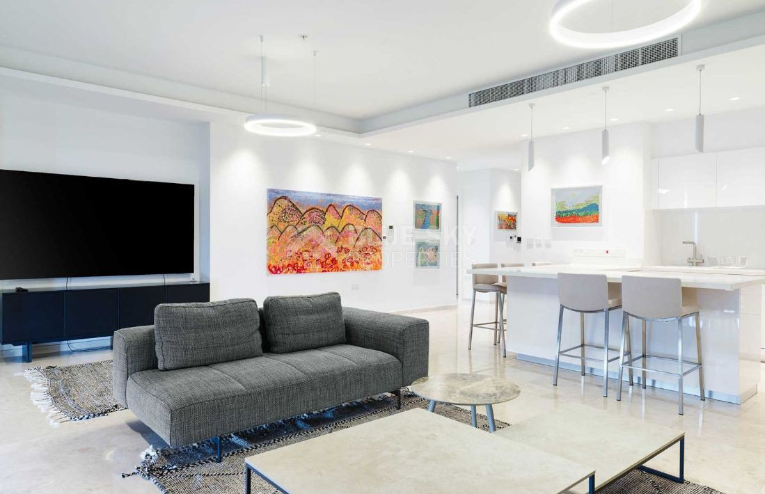 For rent Luxury Three-Bedroom Seafront Apartment | Panoramic Views & Premium Amenities