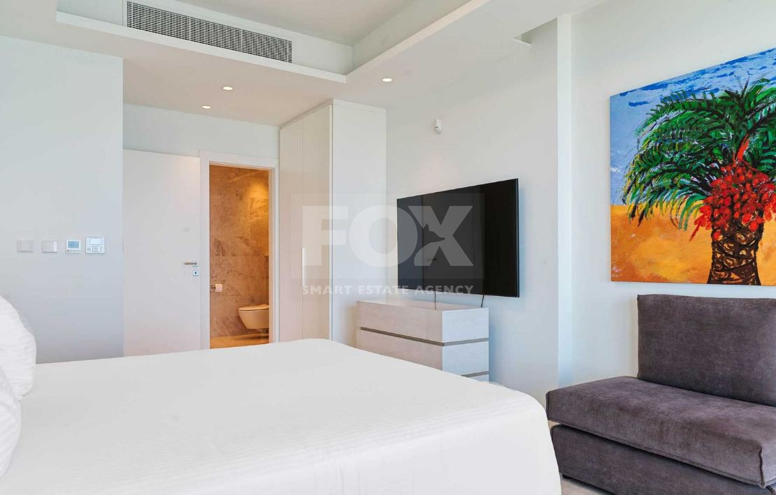 For rent Luxury Three-Bedroom Seafront Apartment | Panoramic Views & Premium Amenities