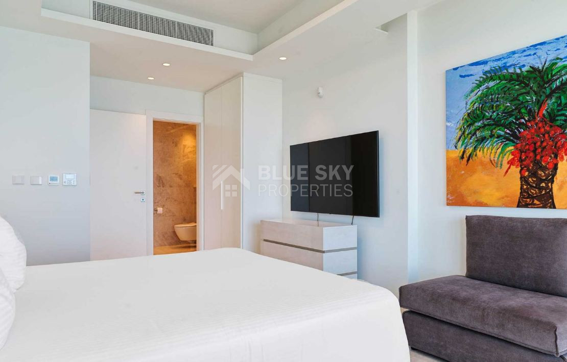 For rent Luxury Three-Bedroom Seafront Apartment | Panoramic Views & Premium Amenities