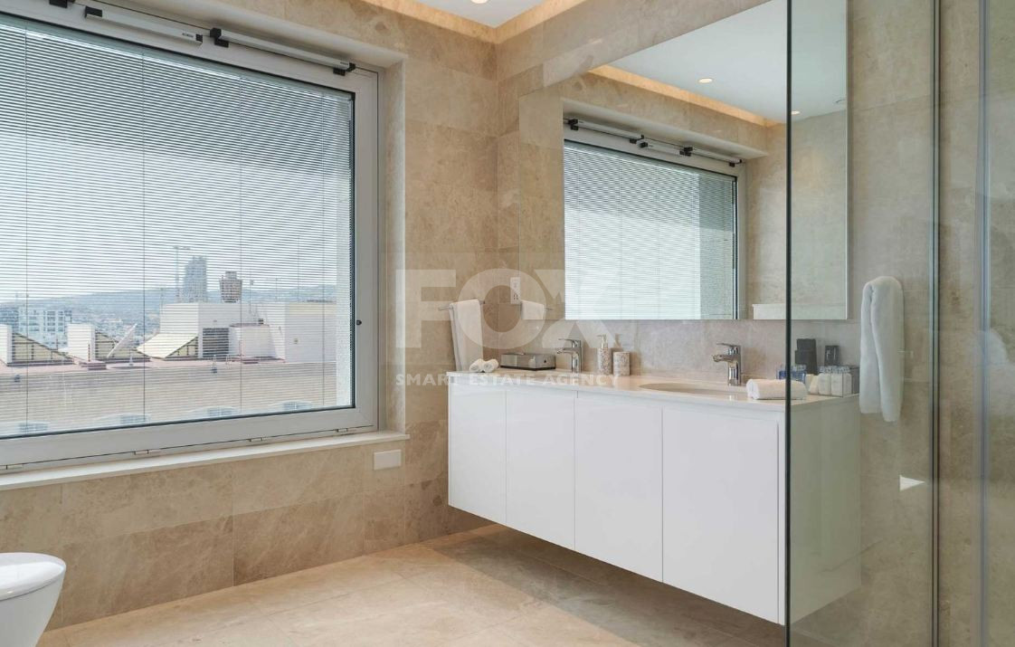 For rent Luxury Three-Bedroom Seafront Apartment | Panoramic Views & Premium Amenities