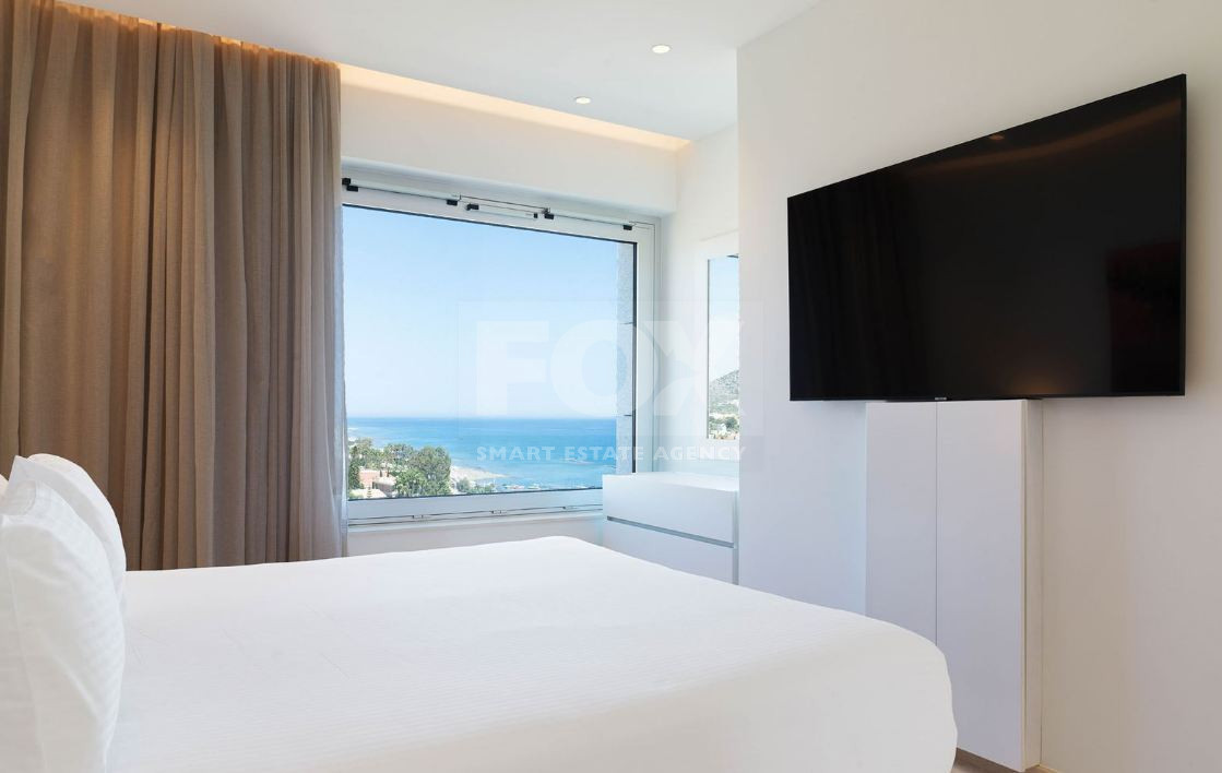 For rent Luxury Three-Bedroom Seafront Apartment | Panoramic Views & Premium Amenities