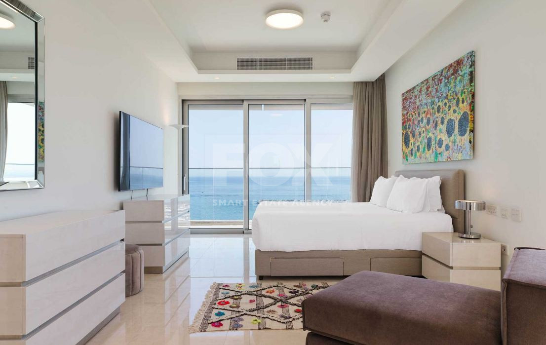 For rent Luxury Three-Bedroom Seafront Apartment | Panoramic Views & Premium Amenities