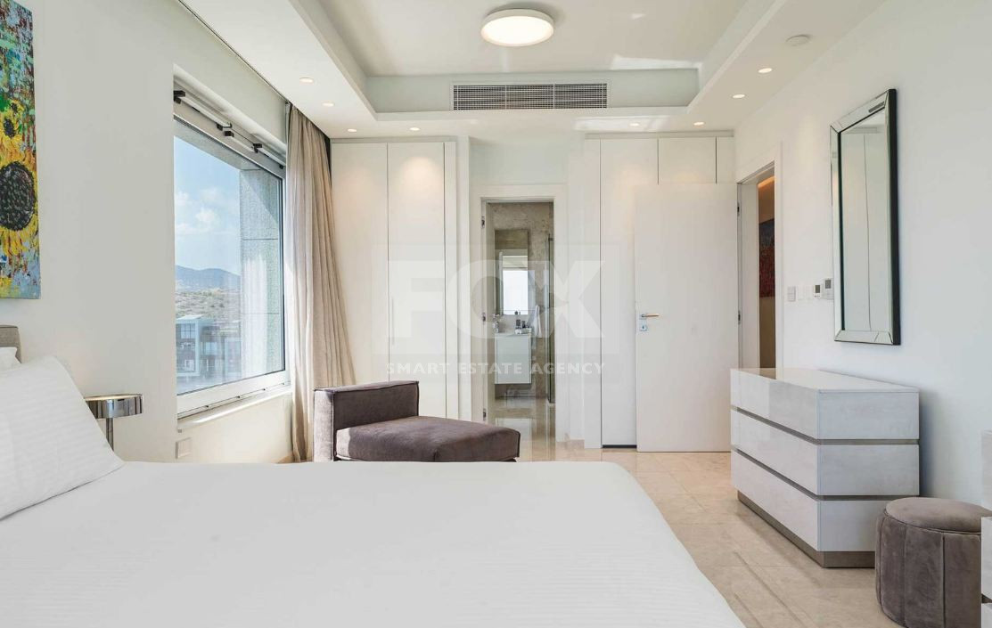 For rent Luxury Three-Bedroom Seafront Apartment | Panoramic Views & Premium Amenities