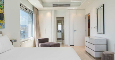 For rent Luxury Three-Bedroom Seafront Apartment | Panoramic Views & Premium Amenities