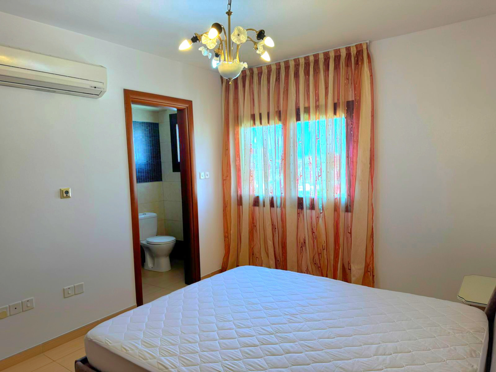 Mieszkanie 3 pokoi 150 m² w Jermasoja, Cypr