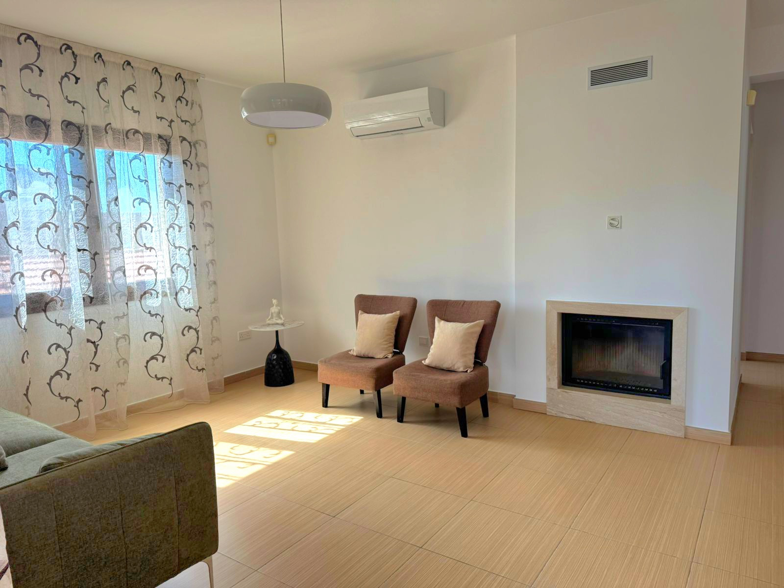 Mieszkanie 3 pokoi 150 m² w Jermasoja, Cypr