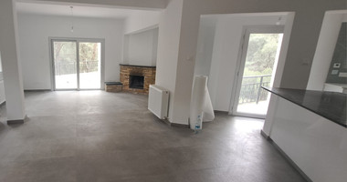 Charming Forest Retreat for Rent in Moniatis