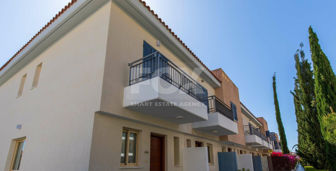 Modern Furnished 2-bedroom Townhouse in Elysia Park