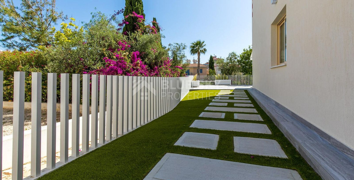 Modern Furnished two bedroom Townhouse in a stunning Complex in Universal , Paphos