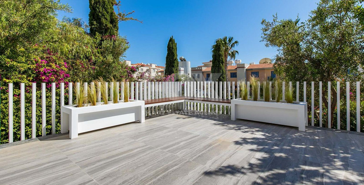 Modern Furnished 2-bedroom Townhouse in Elysia Park