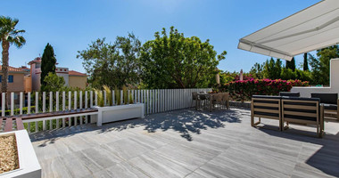 Modern Furnished 2-bedroom Townhouse in Elysia Park