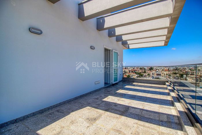 Premium Sea View Three-Bedroom Penthouse for rent in Mesa Geitonia