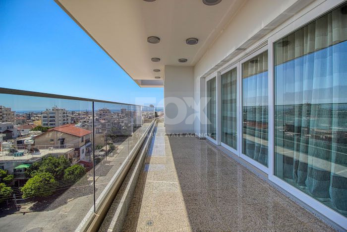 Premium Sea View Three-Bedroom Penthouse for rent in Mesa Geitonia