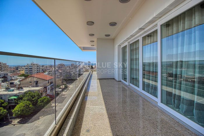 Premium Sea View Three-Bedroom Penthouse for rent in Mesa Geitonia