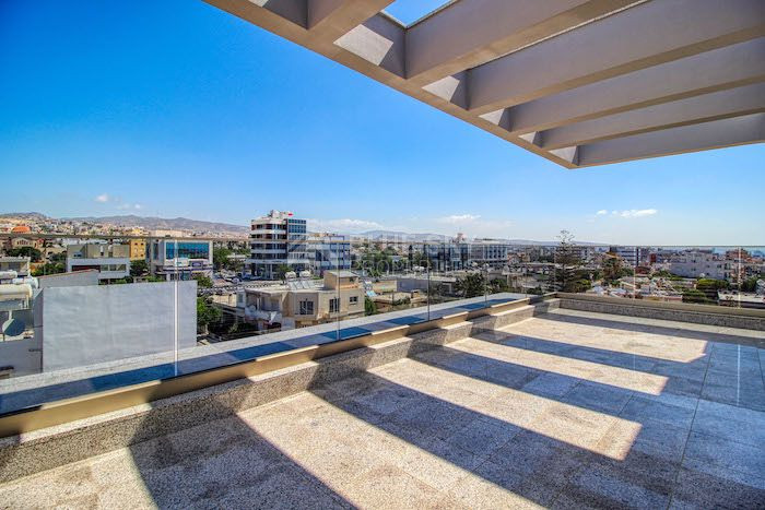Premium Sea View Three-Bedroom Penthouse for rent in Mesa Geitonia