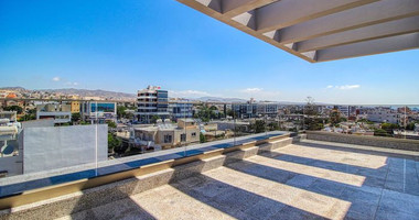 Premium Sea View Three-Bedroom Penthouse for rent in Mesa Geitonia