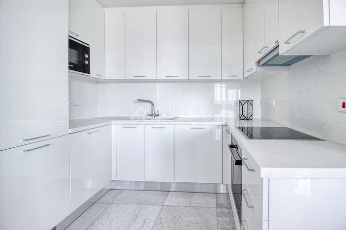 Premium Sea View Three-Bedroom Penthouse for rent in Mesa Geitonia